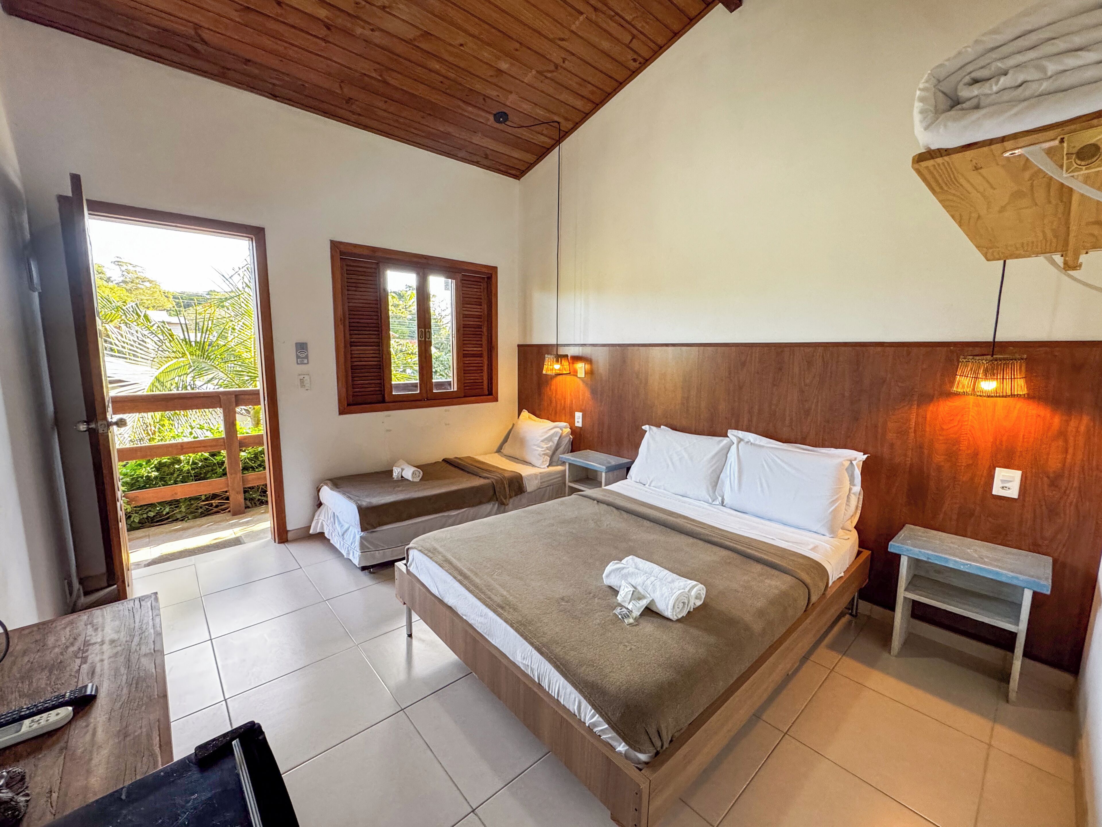 Economy Triple Room | Minibar, soundproofing, free WiFi, bed sheets