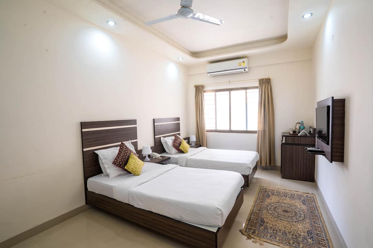 deluxe twin room | 1 bedroom, individually decorated, individually furnished, desk