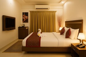 Deluxe-Zimmer | Individuell dekoriert, individuell eingerichtet, Schreibtisch