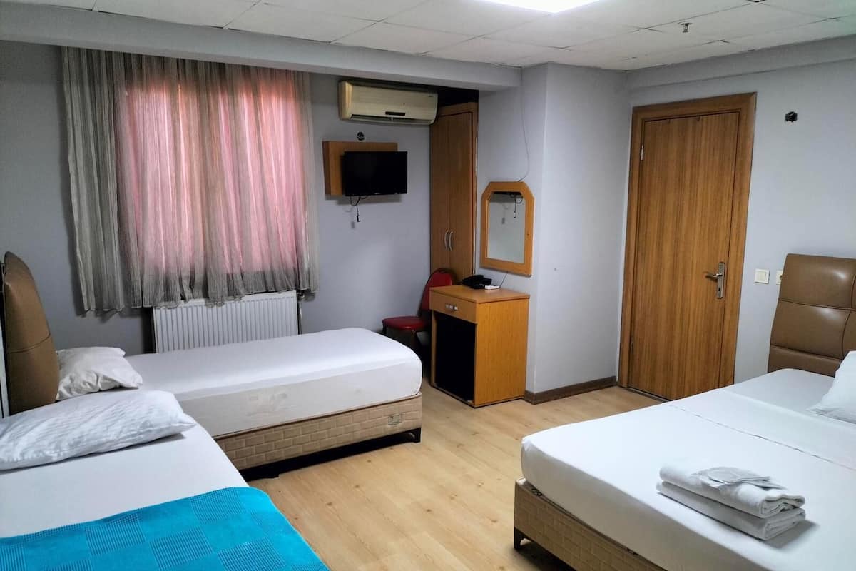 Espacio para trabajar con laptop y wifi gratis