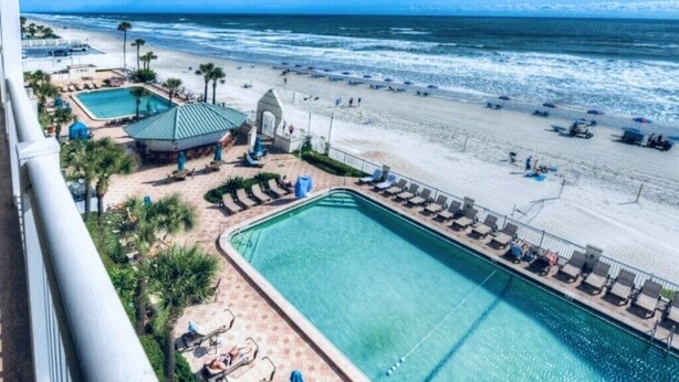 Pool - ~ Shore ~ Thing ~ Studio Condo near The Beach ~ (Daytona Beach)