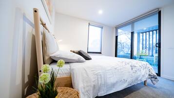 1 habitación, tabla de planchar con plancha, wifi gratis y ropa de cama