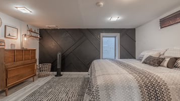 4 bedrooms, desk, iron/ironing board, free WiFi