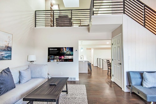 Canyon View Ski House | Sleeps 14 + Hot Tub