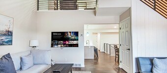 Canyon View Ski House | Sleeps 14 + Hot Tub