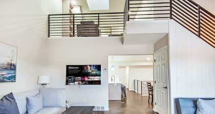 Canyon View Ski House | Sleeps 14 + Hot Tub