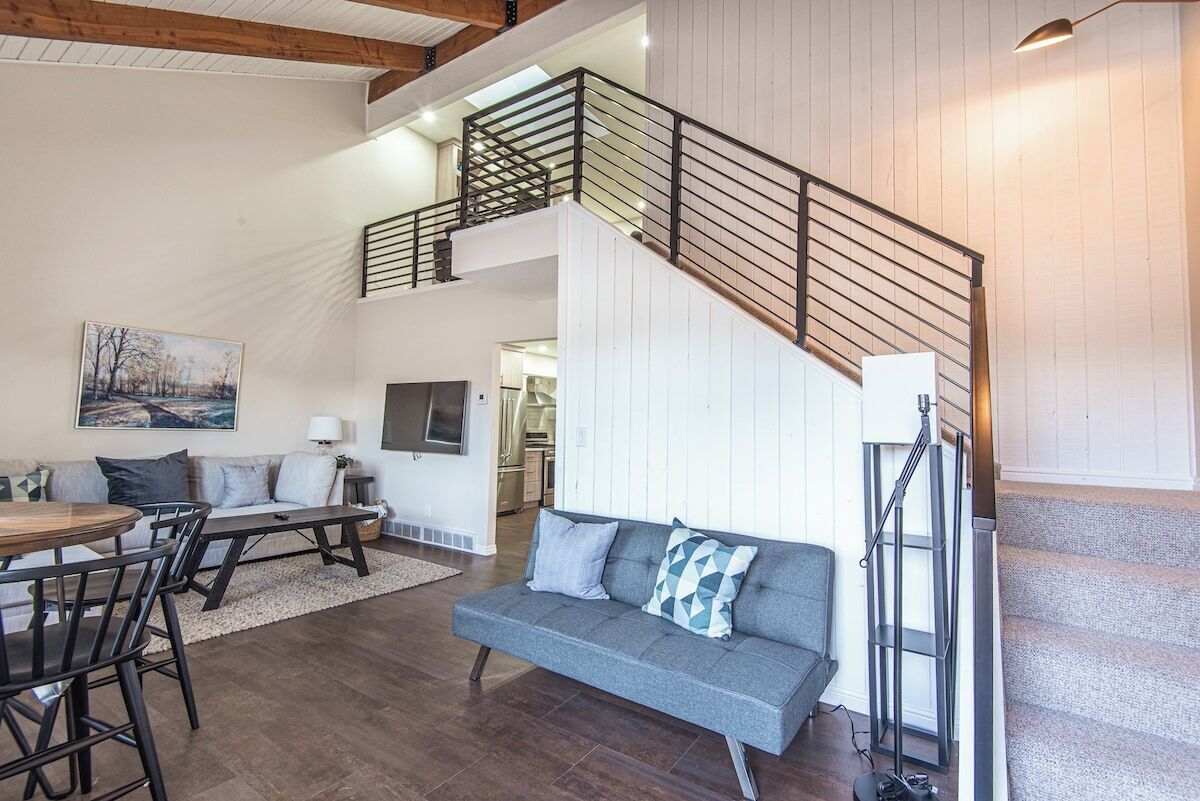 TV connectée, cheminée, baby-foot