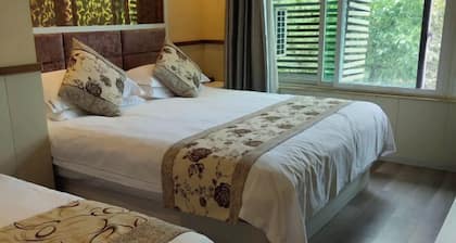 Yunhe Brilliant Business Hotel