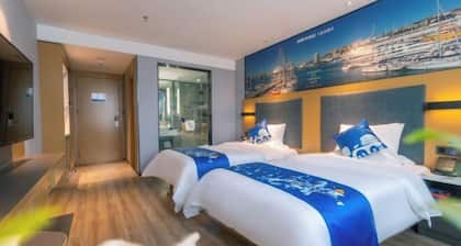 Yeste Hotel (Yulin Jiangbin Road Cross Street)