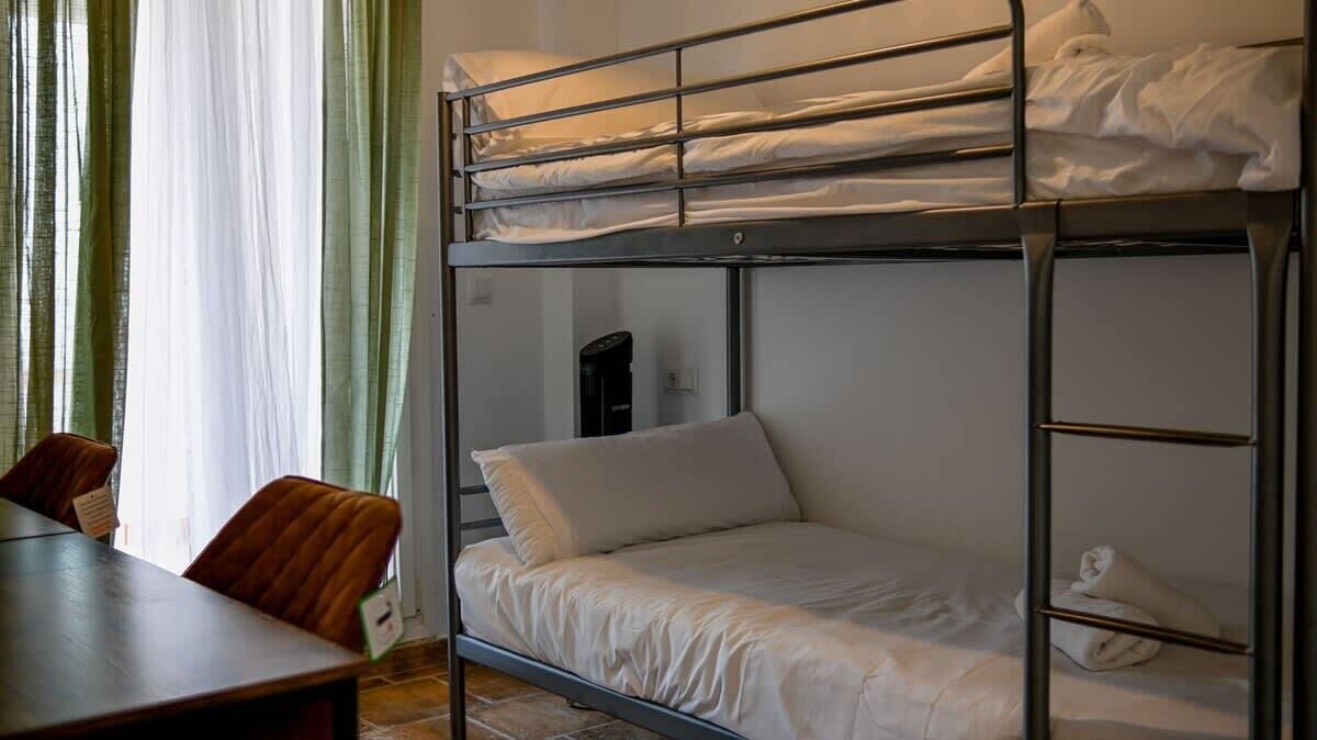 3 chambres, fer et planche à repasser, Wi-Fi, literie fournie