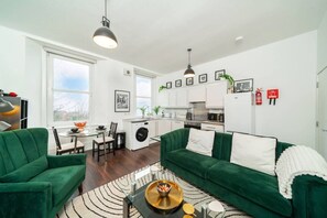 Flat-screen TV, streaming services - Princess Street Studios (Dundee)