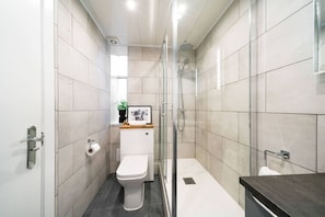 シャワー、ヘアドライヤー