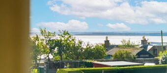 Riverview - Overlooks The Tay