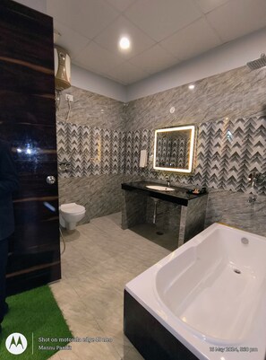Suite | Bathroom - Corbett View Banquets and Resorts (Moradabad)