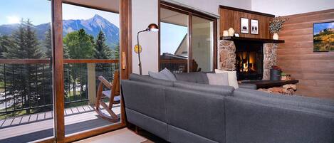 TV, fireplace, offices
