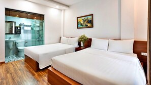 Deluxe Triple Room | Egyptian cotton sheets, premium bedding, minibar, individually decorated - S79 Ami Hotel (Hanoi)