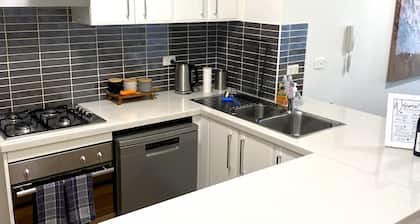 Lovely 2 bedroom apartment with city views