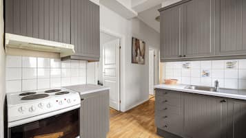 3 bedrooms Apartment (2nd floor) | Private kitchen | Fridge, oven, stovetop, coffee/tea maker