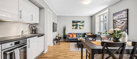 3 - Bedroom Apartment (Ground Floor) | 3 bedrooms, individually decorated, individually furnished