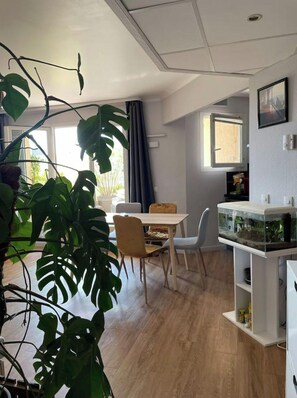 Dining - F3 Terrasse et vue Paris La Défense (Courbevoie)