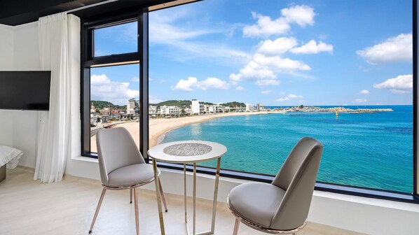 Basic Room, 1 Bedroom (3cheung lubi(osyeonbyu)) | 1 bedroom, free WiFi - Goseong Leumeleu63 Pension (Goseong)