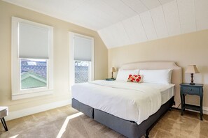 4 室のベッドルーム、アイロン / アイロン台、インターネット、ベッドシーツ