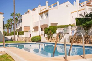 Pool - Casa Rosario  ·  Beautiful terraced house, right by the beach & next to Marbella (Marbella)