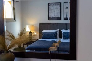 5 bedrooms, iron/ironing board, WiFi, bed sheets