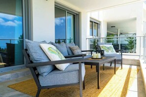 Terrace/patio - Vitta Nature · 3 bedroom apartment in El Faro (Las Lagunas de Mijas)