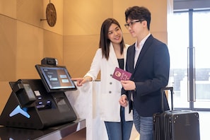 Check-in/check-out kiosk