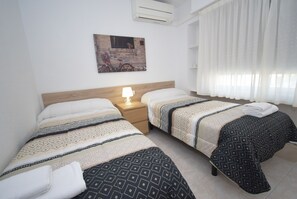 Iron/ironing board, bed sheets
