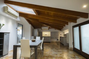 32-Zoll-Smart-TV mit Kabelempfang, Fernseher, Netflix