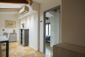 Smart TV de 32 pulgadas con canales por cable, televisión y Netflix