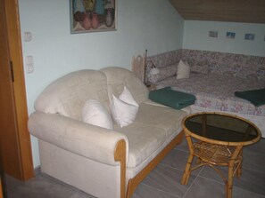 2 bedrooms, desk, travel cot, free WiFi - Apartment mit 45qm im Ferienhaus Osterried (Schwangau)