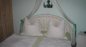 2 Schlafzimmer, Schreibtisch, Reisekinderbett, kostenloses WLAN