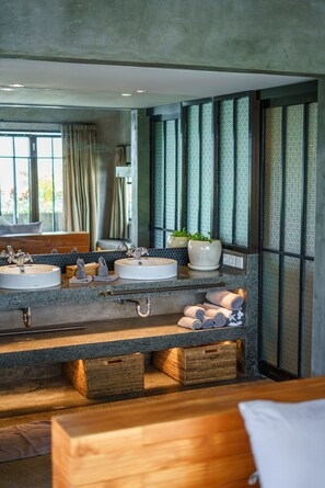 Superior Villa | 5 bedrooms, iron/ironing board, free WiFi, bed sheets - Love Supreme Villa by Betterplace (Canggu)