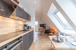 Kühlschrank, Ofen, Herdplatte, Geschirrspüler