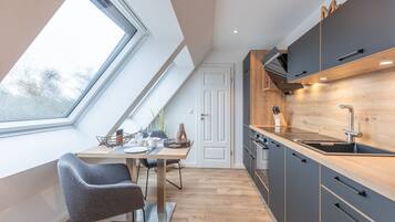 Kühlschrank, Ofen, Herdplatte, Geschirrspüler