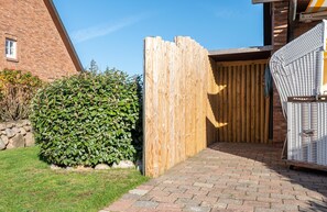 المنطقة المحيطة بالمنشأة