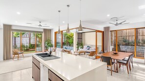 Interior - Belle Escapes Havenly Luxury Villa Palm Cove (Palm Cove)