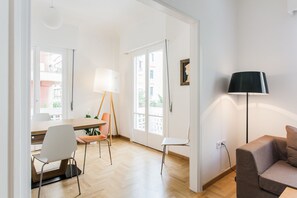 Interior - Elegant 2 Bedroom 2 Bathroom Apartment in Athens Vibrant Centre! VL5 (Athina)