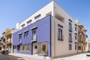 숙박 시설 정면