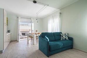 Exklusiv lägenhet | Eget kök | Kylskåp, espressobryggare, kaffe- och tebryggare och vattenkokare