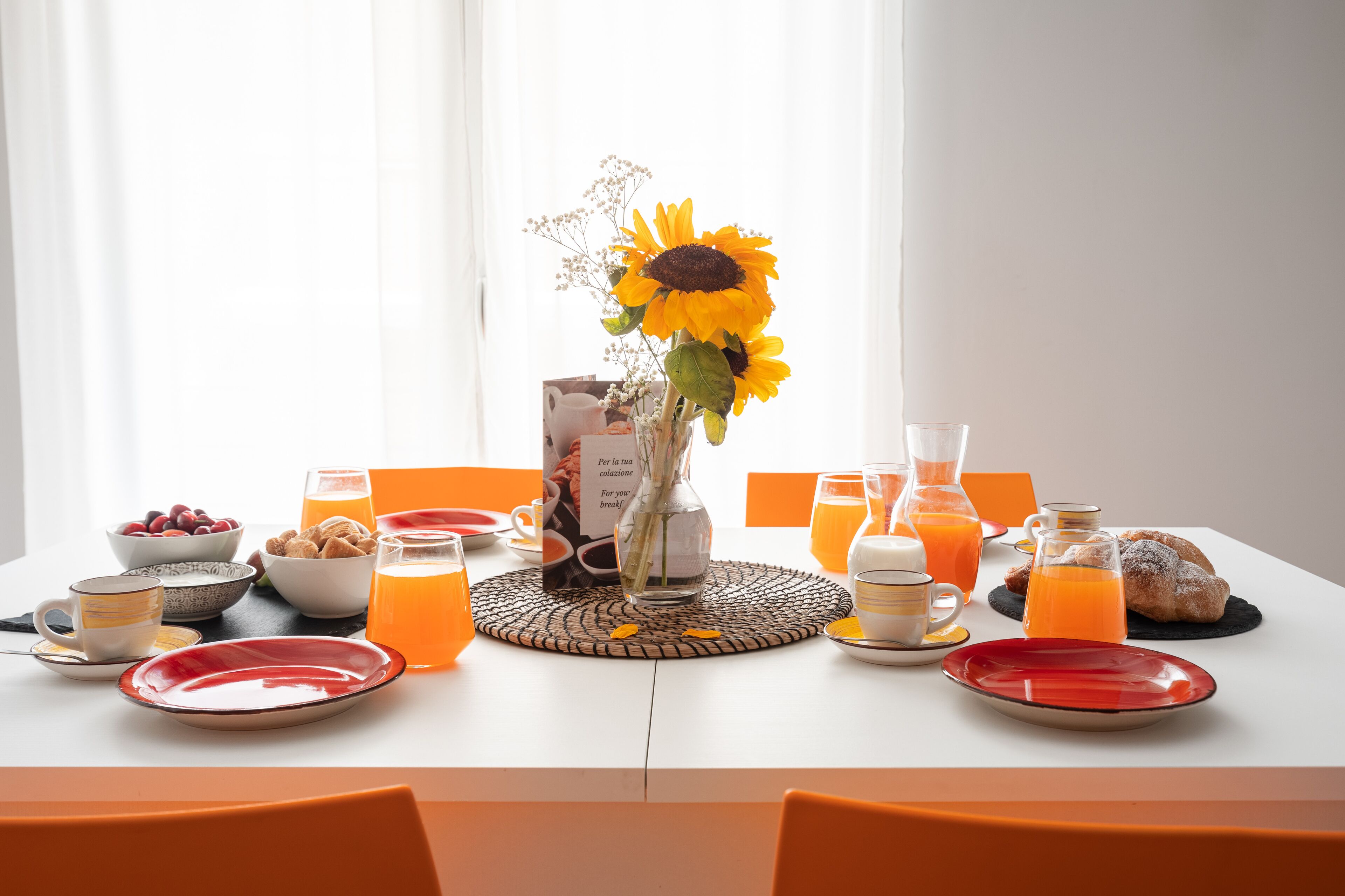 Daily cooked-to-order breakfast (EUR 8 per person)