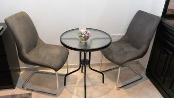Double Room (Double Room) | Dining room