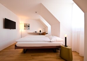 Superior Double Room | Premium bedding, desk, laptop workspace, blackout drapes - Hotel Restaurant zur Sonne (Sissach)