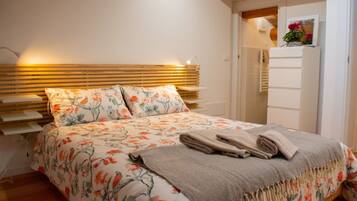 2 Schlafzimmer, Schreibtisch, Bügeleisen/Bügelbrett, Internetzugang