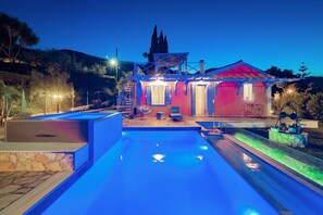 Piscine extérieure, piscine chauffée