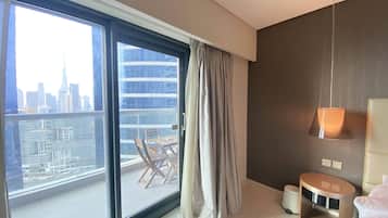 2 bedrooms, in-room safe, individually decorated, individually furnished