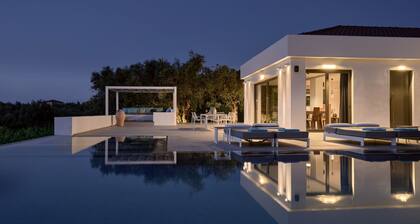 Drallos Luxury Villa - Private Heated Pool & Large Groups